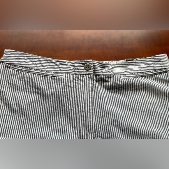 Chico's Cotton Capri white and gray striped back pocket wide legs size J1 Cool - Picture 9 of 9